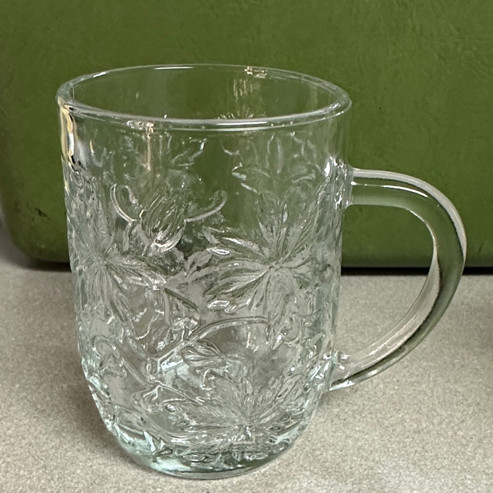 Princess House Clear Glass Leaf Mugs - Picture 4 of 11